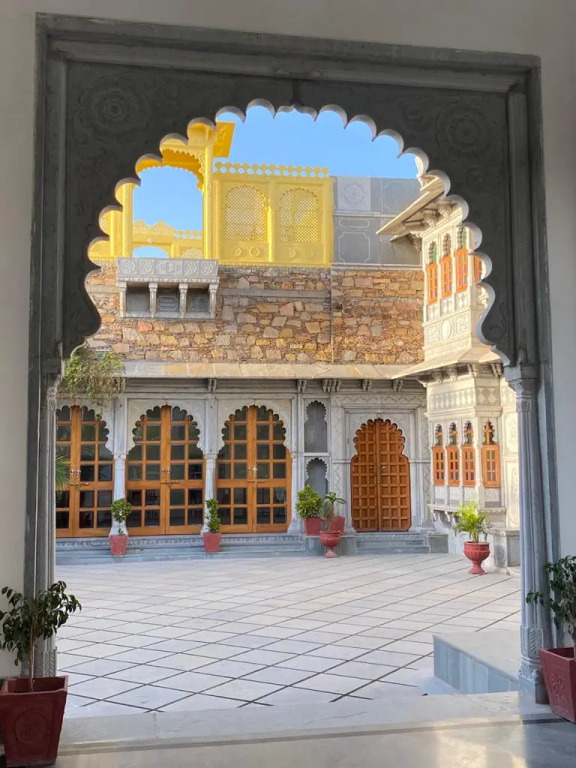 Отель Haveli Gokul Niwas