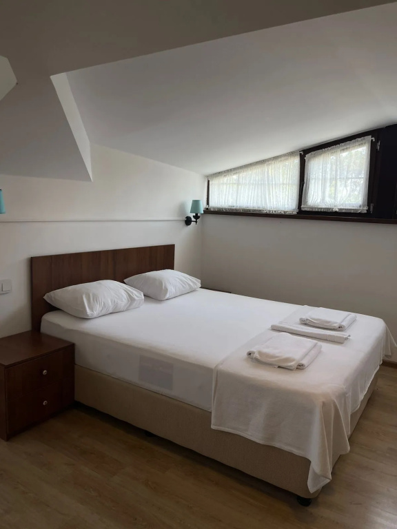 Lucette Guest House