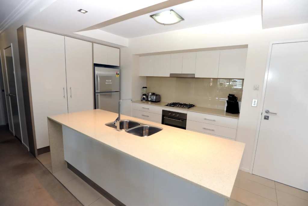 Апартаменты Surfers Paradise Three Bedroom With Pool and Spa Access