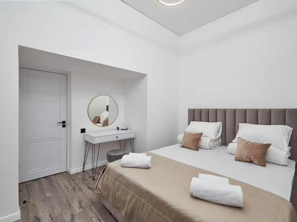 Квартира Mооn hоuse четырехкомнатная 123 м²