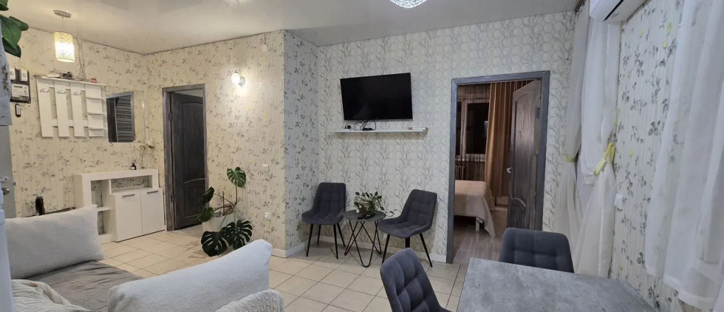 Квартира в Центpe с Видом на Площaдь