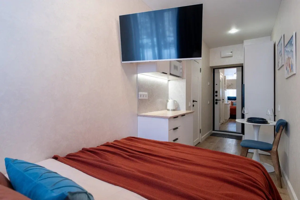 Апартаменты студия на Маршала Жукова
