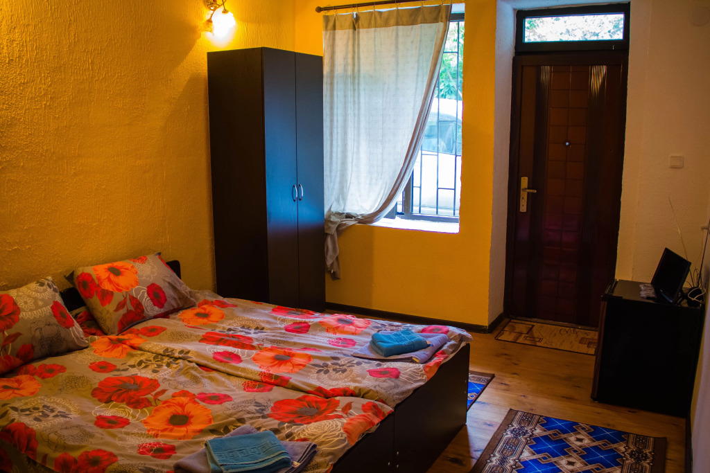 Limon-Suhum Mini Hotel