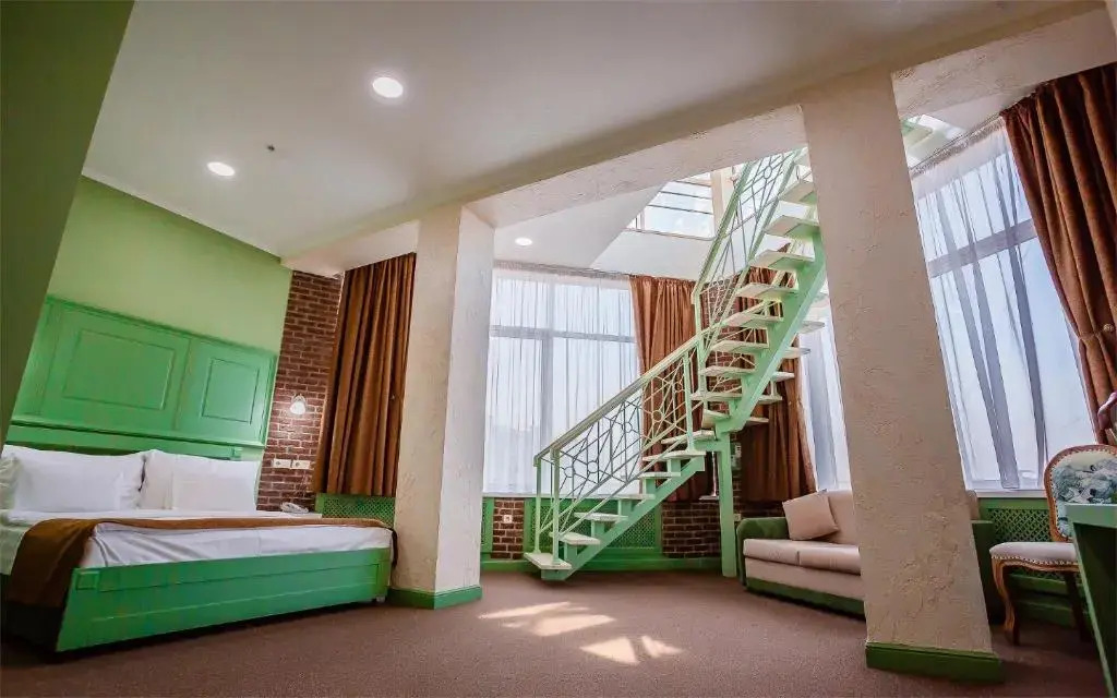 Grand Sapphire Hotel