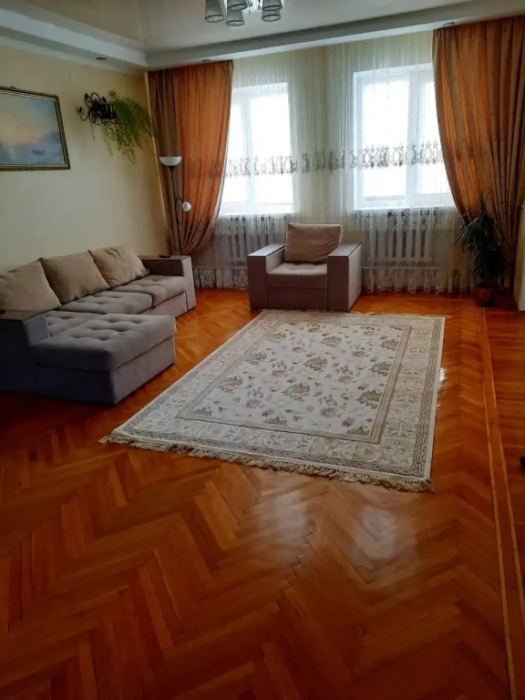 Частный Дом с Бассейном
