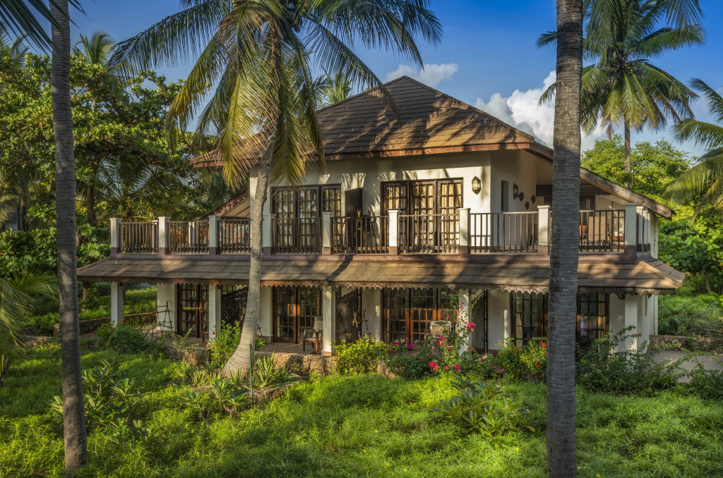 Отель Breezes Beach Club & Spa - Half Board