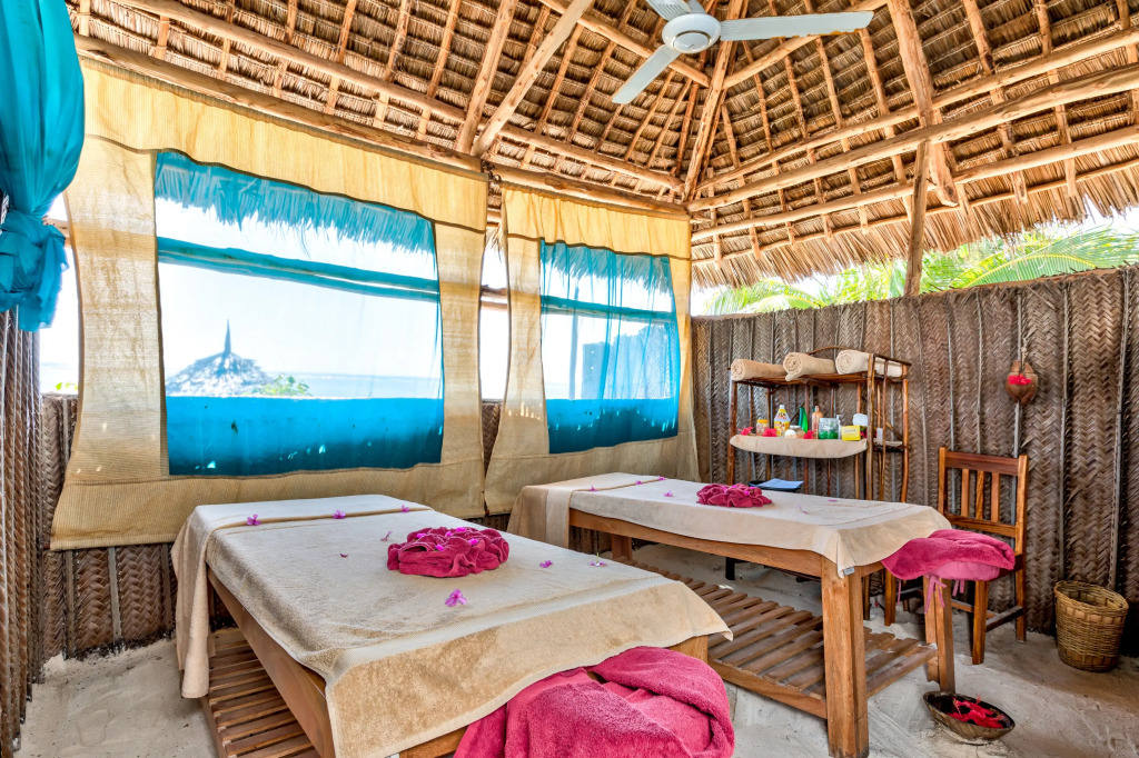 Отель AHG Sun Bay Mlilile Beach