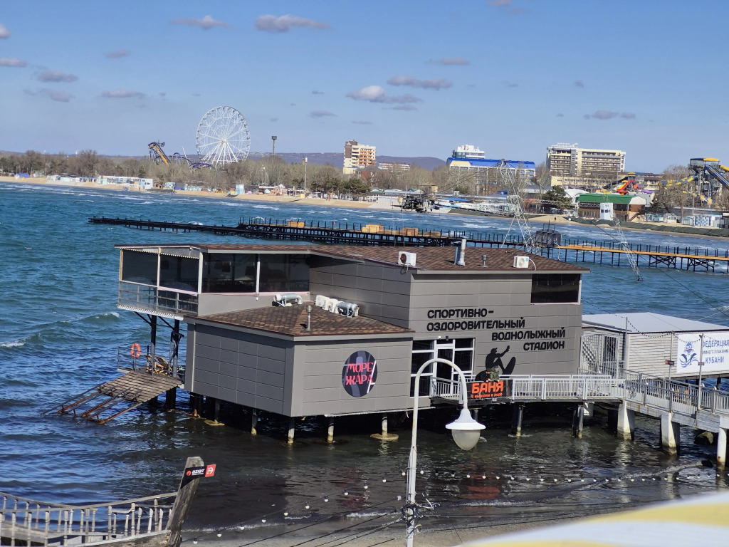 Апартаменты у самого моря в центре на набережной до моря 25 метров