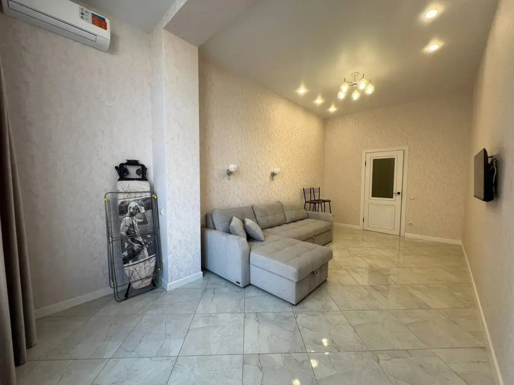 Trekhkomnatnaya Krymskaya 22 Flat