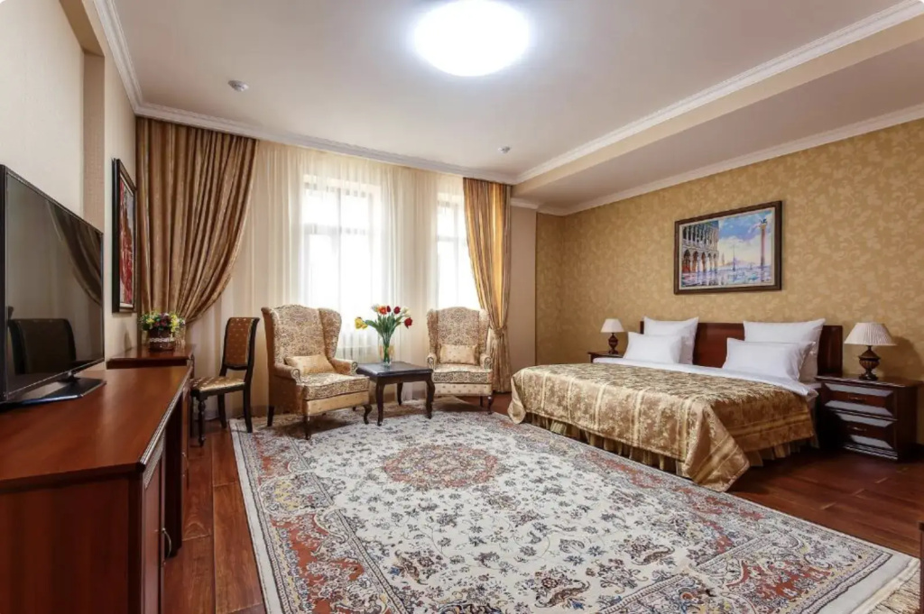 Alanda Hotel