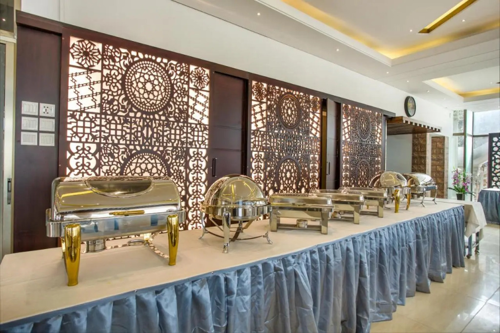 White Palace Hotel