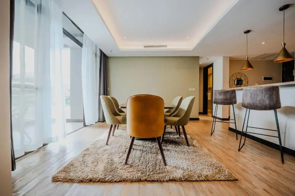 Отель Trademark Suites at Enaki Town