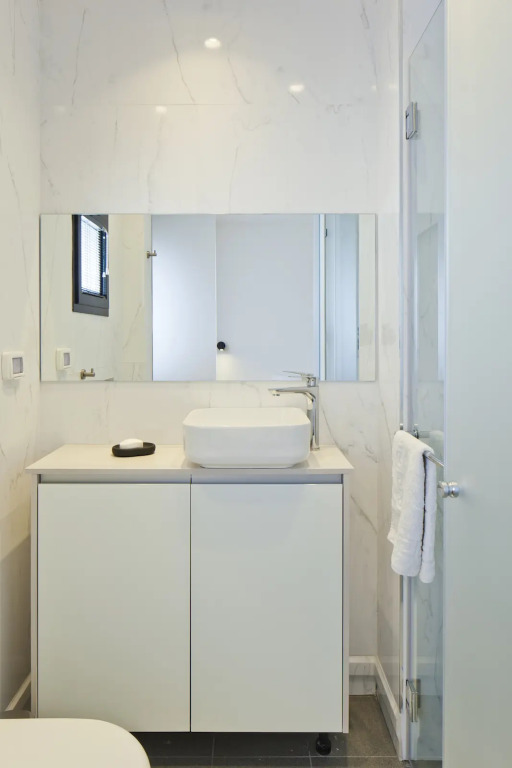 Elegant 2Br & Veranda Close To Beach By Feelhome