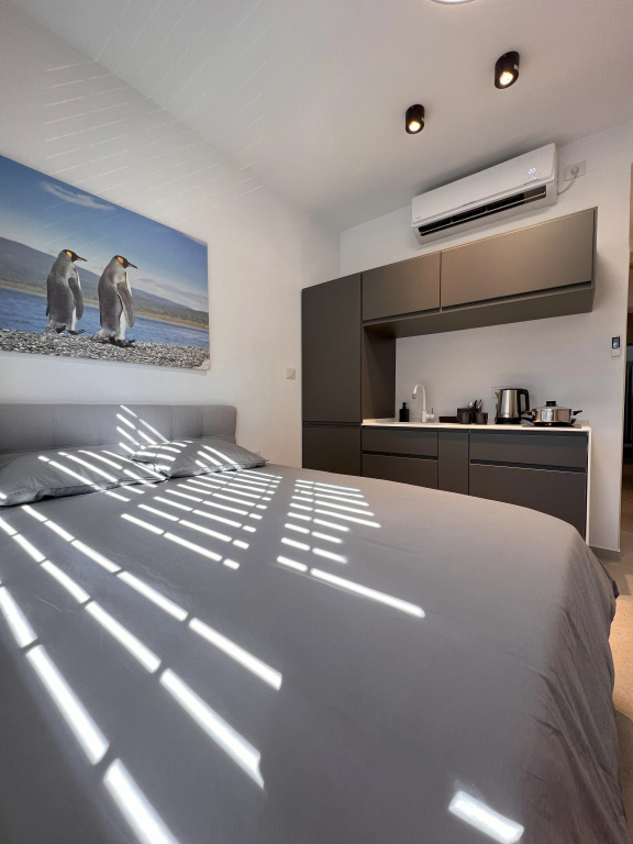 Апартаменты White Door Apartments