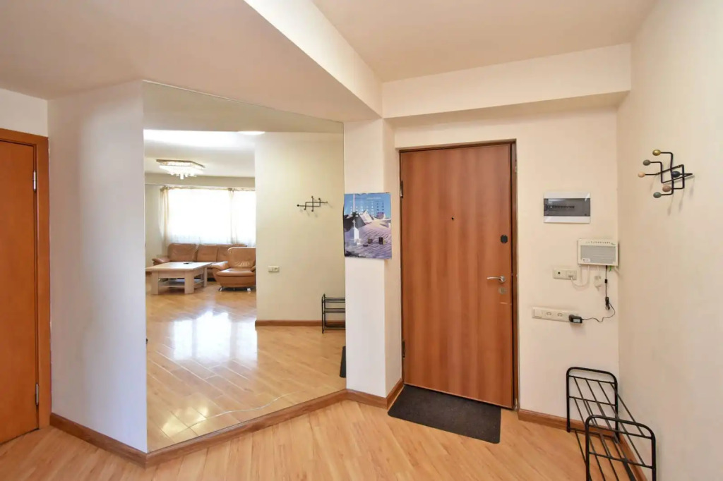 Apartments RentInnYerevan Avag Petrosyan 2