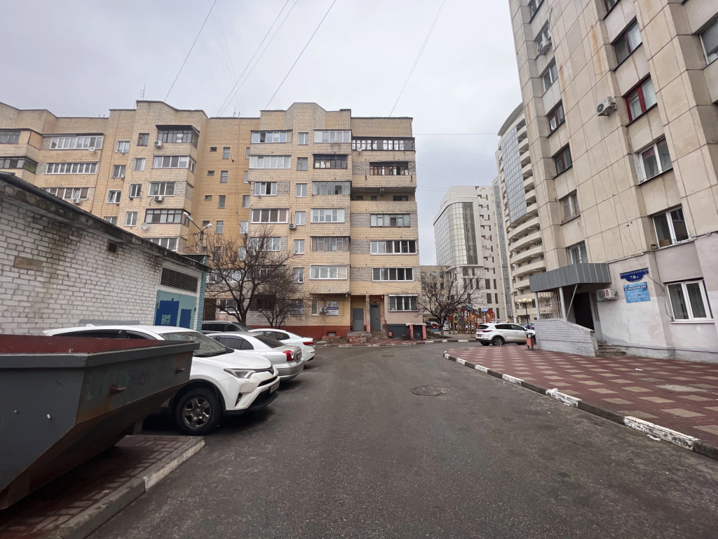 Квартира 2х комнатная на Народном Бульваре 77