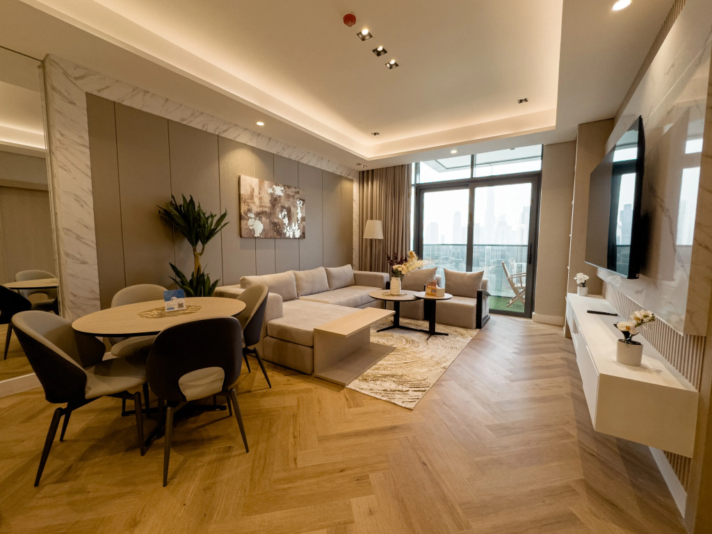 Апартаменты Vserve Elevate Your Stay with Stunning Skyline Views