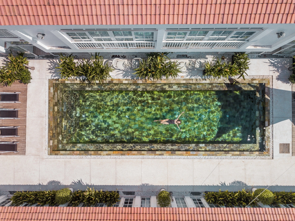 White Boutique Hotel and Restaurant