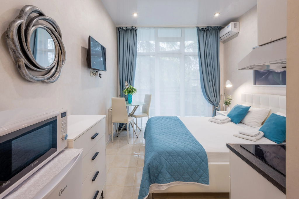 Квартира ApartAmore Уютная студия с балконом и видом на парк ЖК Покровский Парк