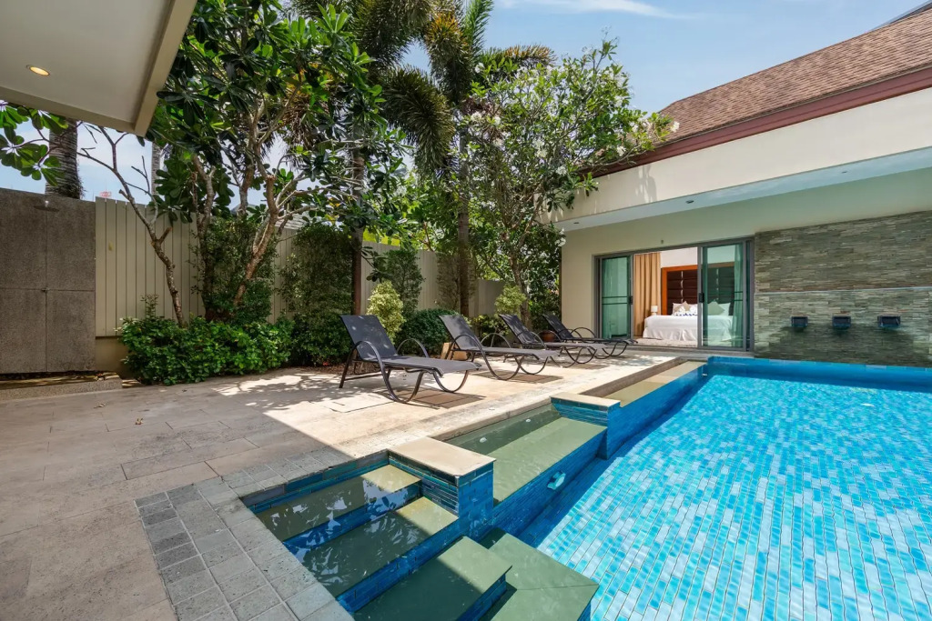 Villa Bond 3BR Private Pool Near Naiharn Beach
