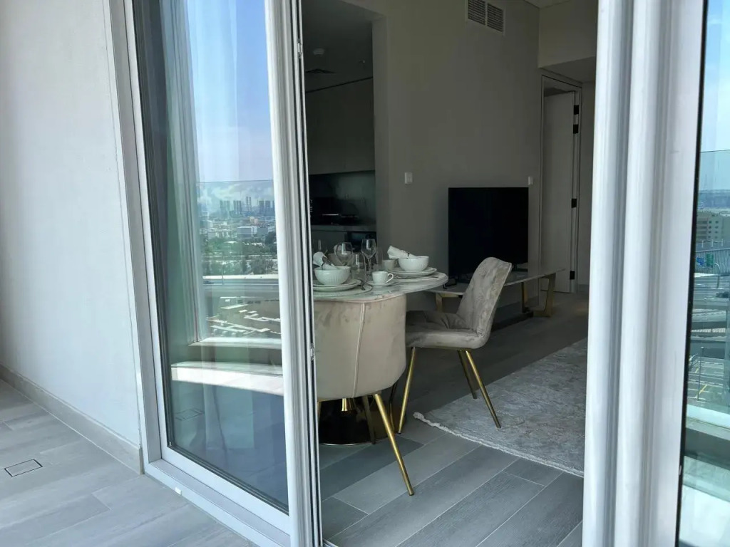 Casa Royale Vacation Homes - Dubai Marina Deluxe 1BR with Partial Marina View