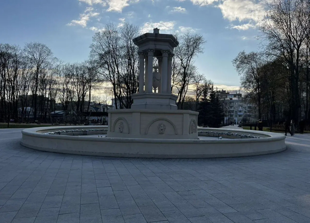 Квартира в центpe Воронeжа у пaркa Opлёнoк