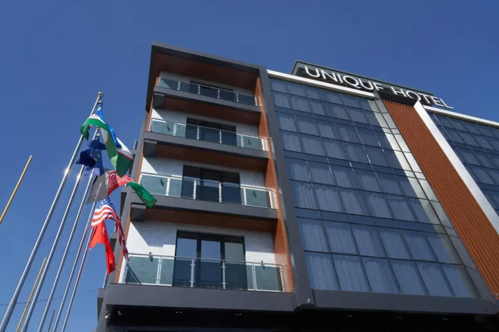 UNIQUE HOTEL