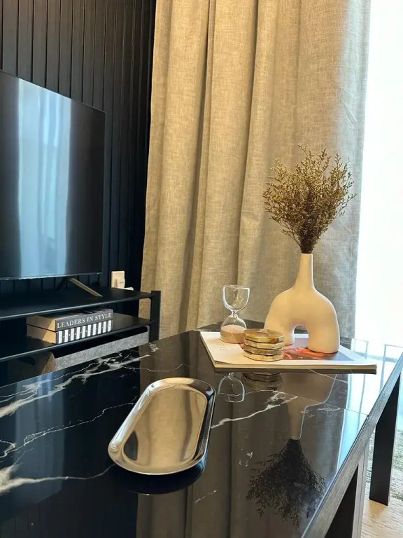 Апартаменты Luxury Urban Oasis in Zada Tower by Keyrock Living