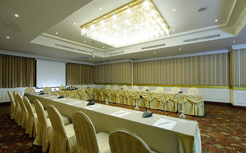 Royal Benja Hotel - Big Rooms, Family Friendly