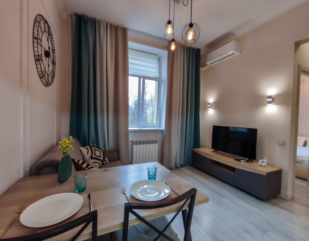 Semeynye Lux Apartments