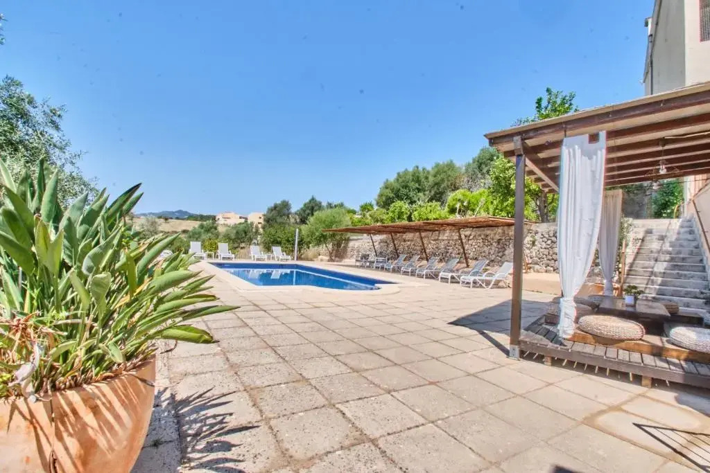 Отель Can Riera by CheelHotels