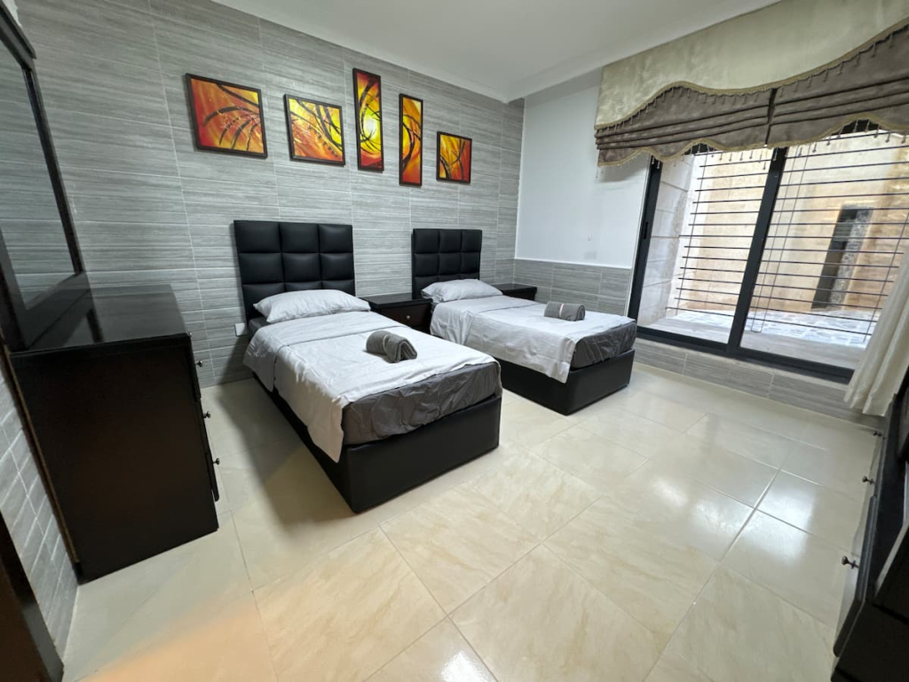 Апартаменты 2 En-suite Rooms Central & Garden Terrace