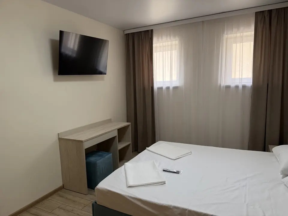 Отель  Адель
