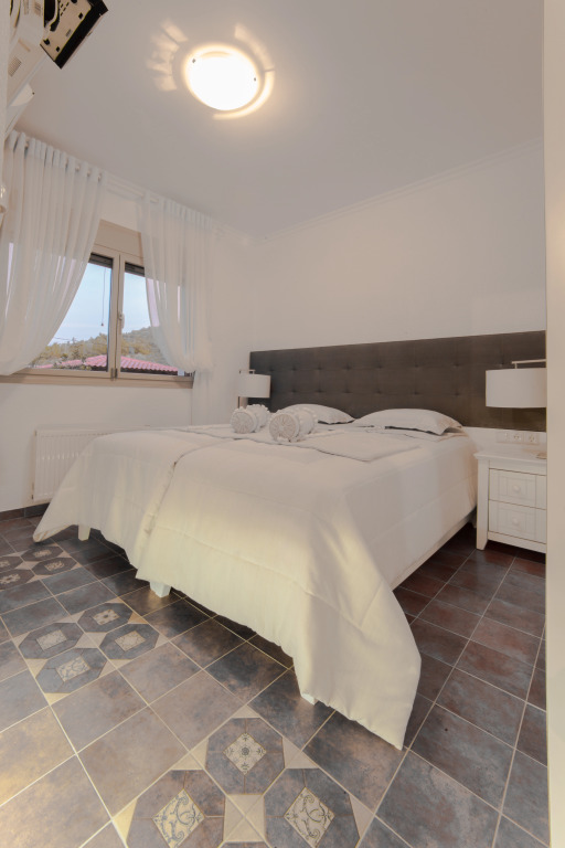 Вилла Toroni Luxury Villas- White Villa