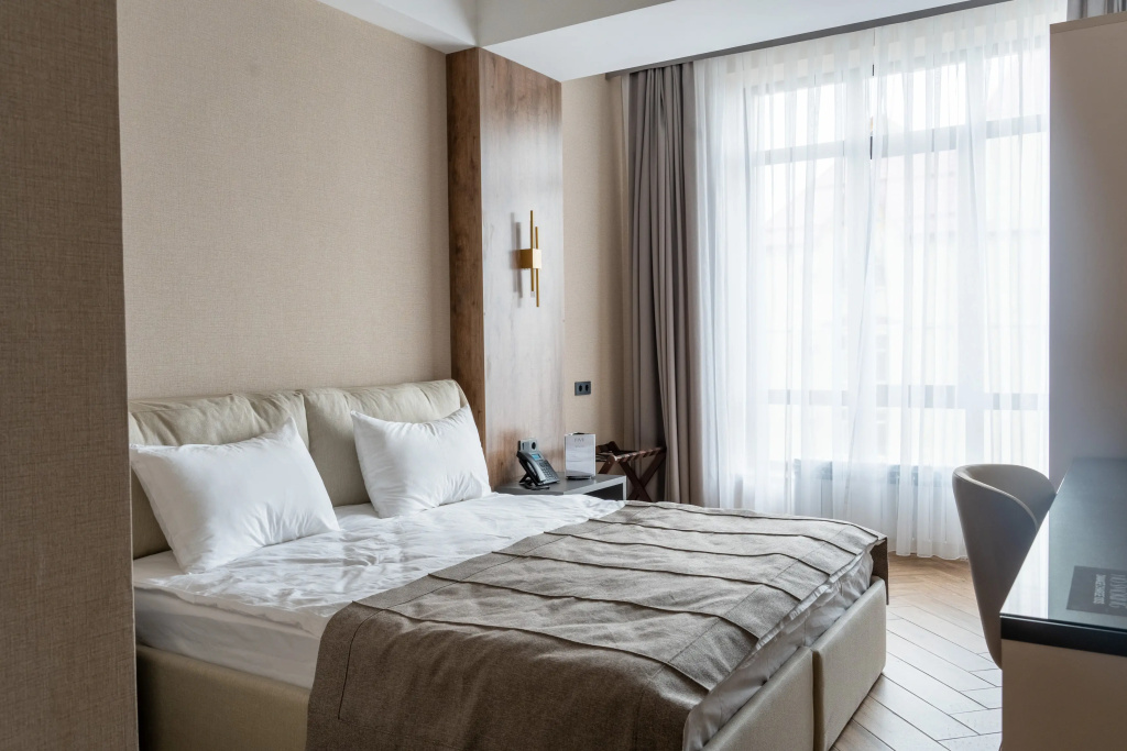 Five Hotel