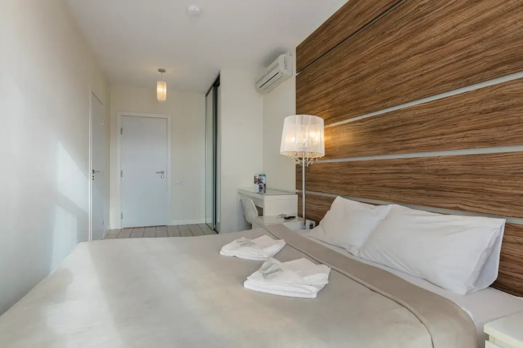 Perfect 5 Room For Groups Of 12 Apartments