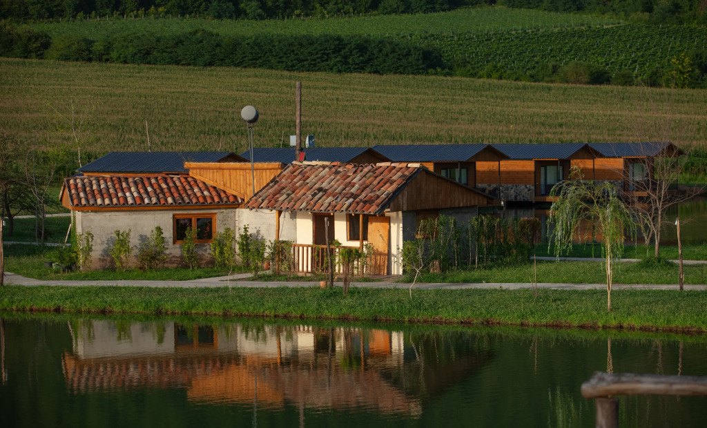 Курортный отель Moretoni Lake