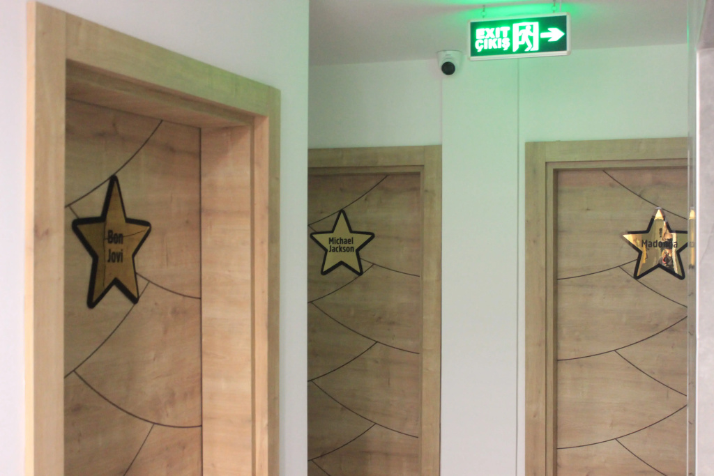 Retro Star Suites