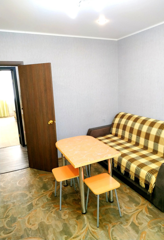 Квартира с большой кухней 12м.кв