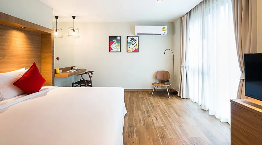 Sunshine Hip Hotel