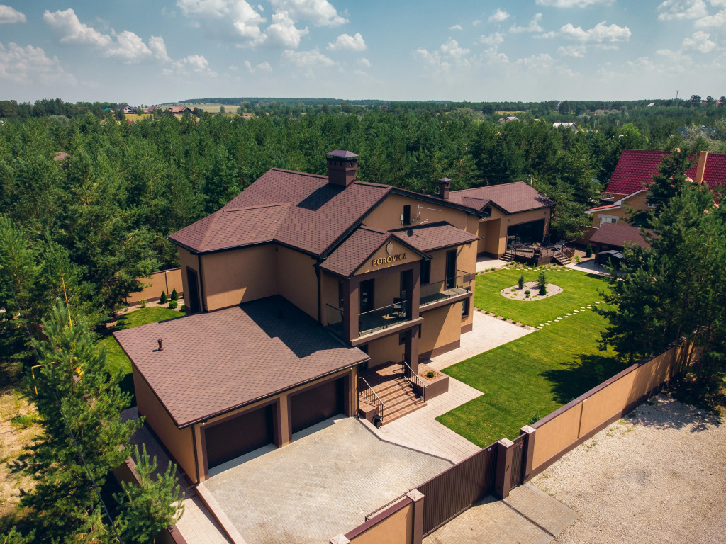 Частный дом Borovica House