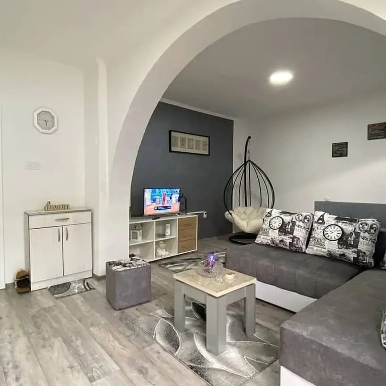 APARTMENTS IVANOViC CENTER CITY
