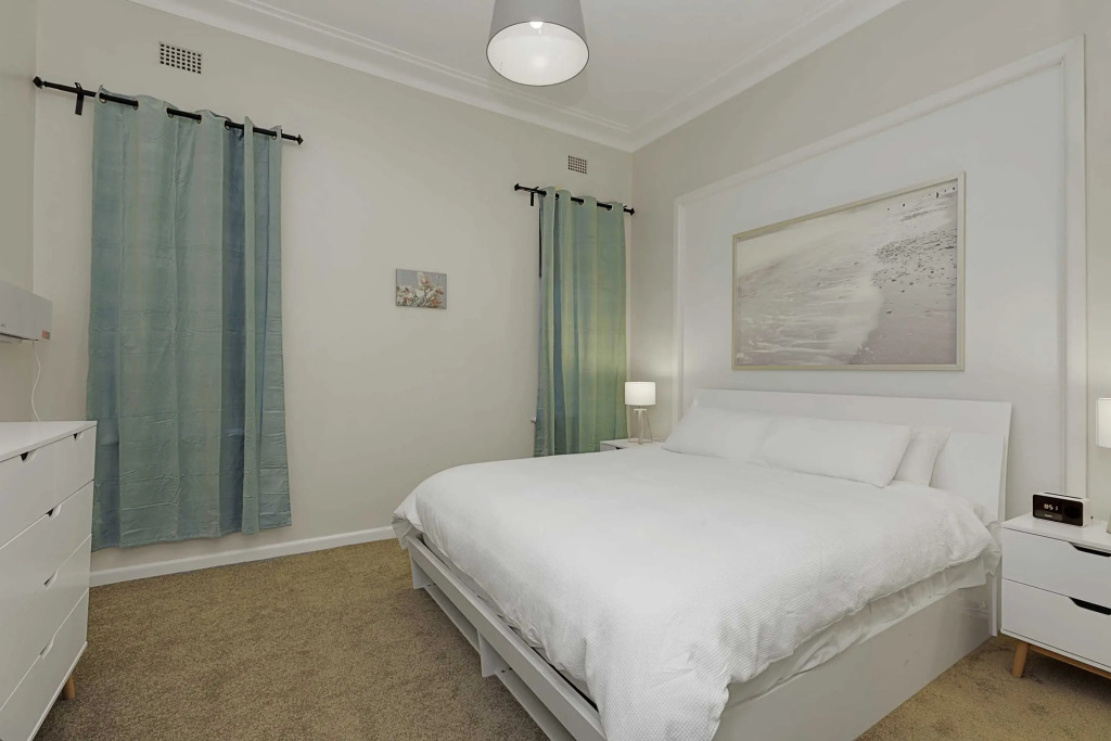 Апартаменты Private Beach House in Bondi