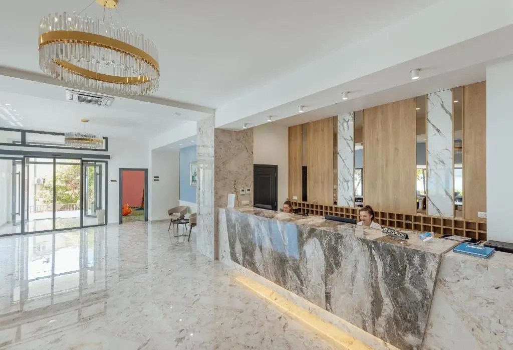 HOTEL TALIA