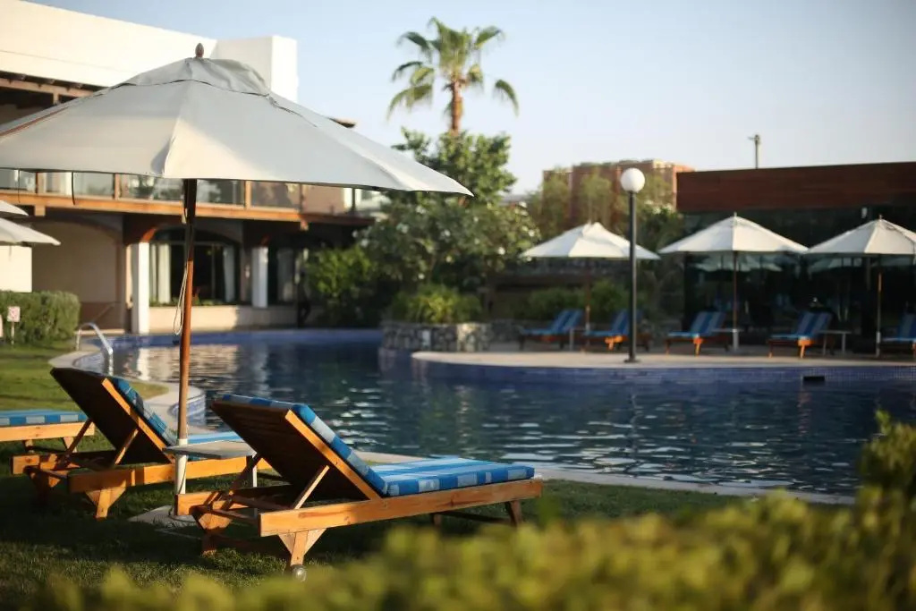 Отель Dubai Marine Beach Resort & Spa