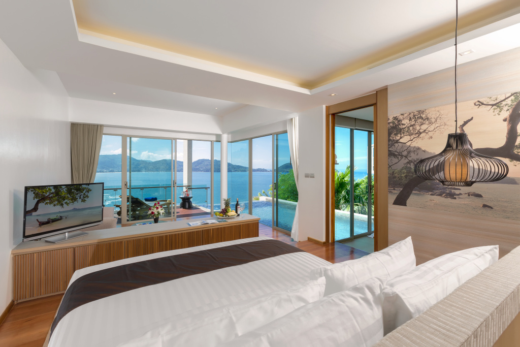 Отель Wyndham Grand Phuket Kalim Bay