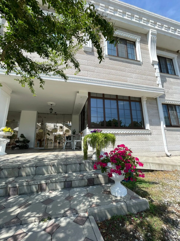Lucette Guest House