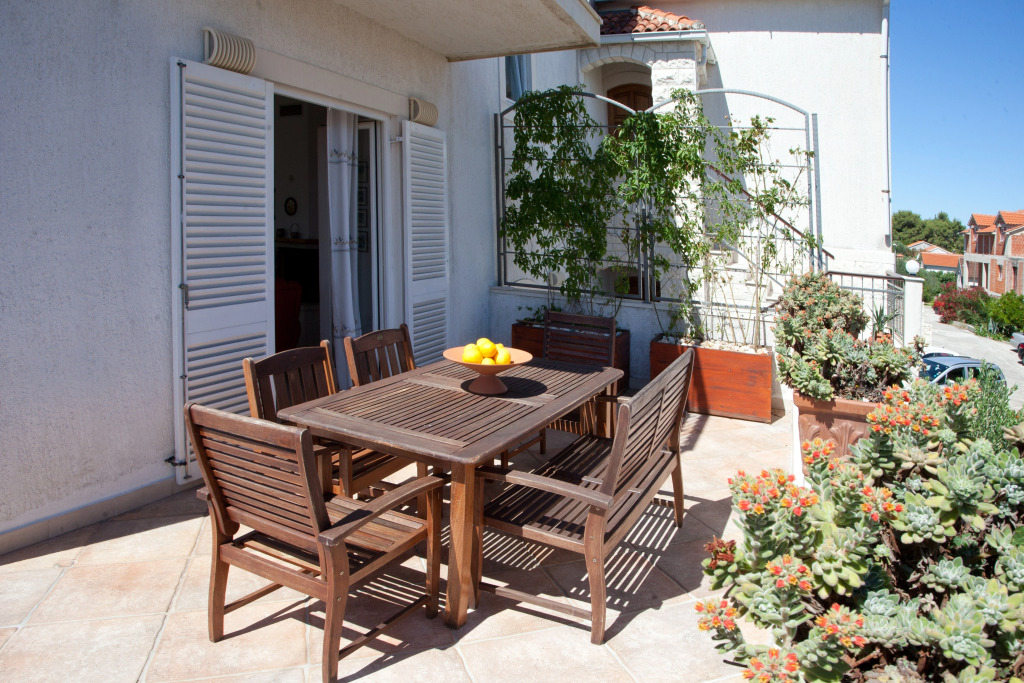 Villa Lukrecia - Stone Villa with Pool & Sea Views I Supetar, Brač