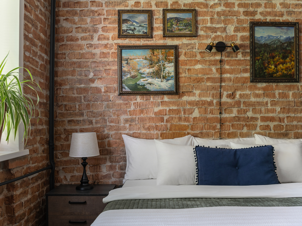 Квартира Двухкомнатная в Стиле Loft с Видом на Бухту Золотой Рог