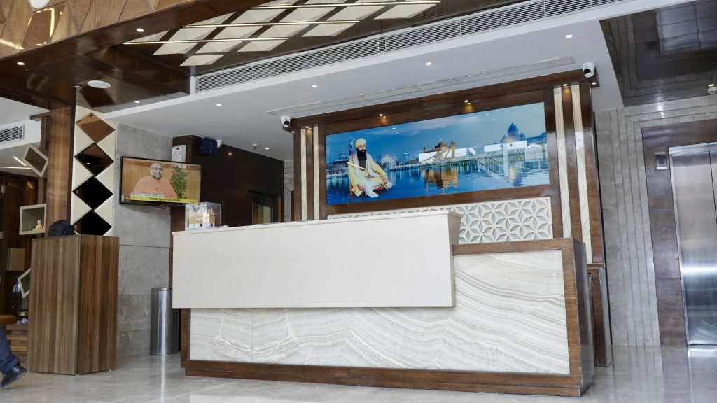 Hotel Landmark Near Golden Temple